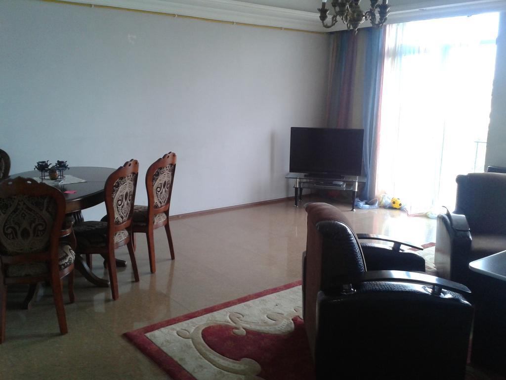 Apartment Chavchavadze 21 บาทูมิ ห้อง รูปภาพ